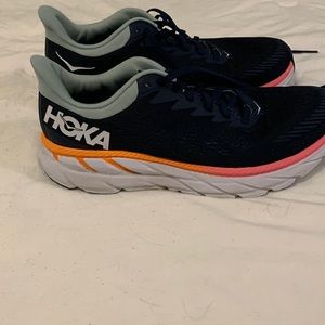 Hoka  Clifton 7 size 9